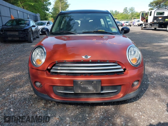2013 MINI Clubman z VIN WMWZF3C53DT489607, wystawiony jako IAAI lot #42407339 z przebiegiem 169 164 mil mil oraz . Historia ofert i sprzedaży dostępna na DreamBid. Obrazek 6.