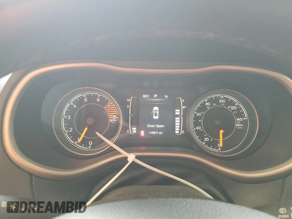 2016 Jeep Cherokee Latitude с VIN 1C4PJMCS1GW198093, выставлен на аукционе Copart как лот 59973985 с пробегом 115 571 миль миль и Чистый • Clean title. История ставок и продаж доступна на DreamBid. Изображение 9.