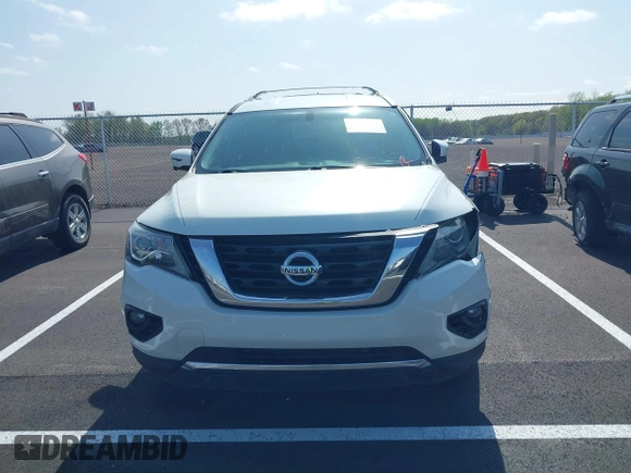 2017 Nissan Pathfinder SV z VIN 5N1DR2MN7HC695396, wystawiony jako IAAI lot #41899881 z przebiegiem 162 061 mil mil oraz . Historia ofert i sprzedaży dostępna na DreamBid. Obrazek 12.
