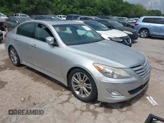 2013 Hyundai Genesis 3.8L z VIN KMHGC4DD0DU228164, wystawiony jako IAAI lot #42147647 z przebiegiem 304 131 mil mil oraz . Historia ofert i sprzedaży dostępna na DreamBid. Obrazek 1.