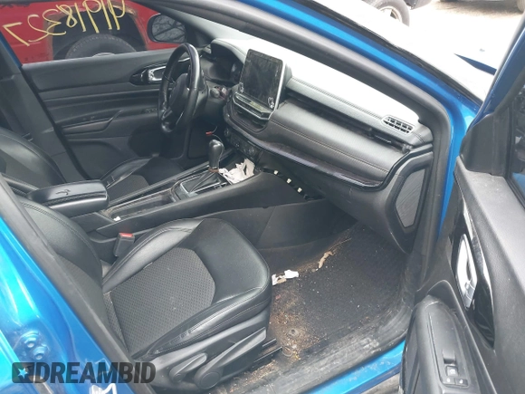 2022 Jeep Compass Latitude z VIN 3C4NJCBB9NT172153, wystawiony jako IAAI lot #41918327 z przebiegiem 95 504 mil mil oraz . Historia ofert i sprzedaży dostępna na DreamBid. Obrazek 5.
