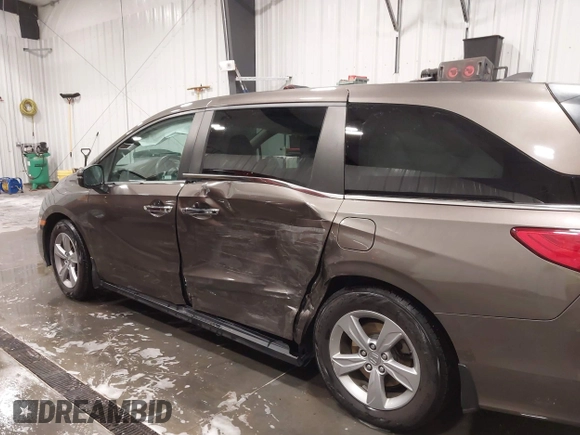 2019 Honda Odyssey EX with VIN 5FNRL6H56KB091734, listed as a IAAI auction lot 41992296 with 97,236 mi miles. Bid and sale history available at carsss.com. Image 6.