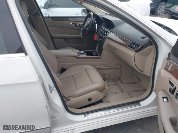 2012 Mercedes-Benz E-Class E 350 Luxury with VIN WDDHF5KB0CA588841, listed as a IAAI auction lot 41371990 with 108,480 mi miles. Bid and sale history available at carsss.com. Image 5.