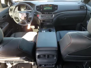 2025 Honda Passport TrailSport z VIN 5FNYF8H68SB002365, wystawiony jako Copart lot #48563015 z przebiegiem 2758 mil mil oraz Szkody całkowita. Historia ofert i sprzedaży dostępna na DreamBid. Obrazek 8.