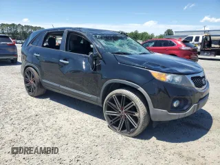 2013 Kia Sorento EX with VIN 5XYKU4A63DG316404, listed as a Copart auction lot 57867625 with 167,766 mi miles and Salvage title. Bid and sale history available at DreamBid. Image 4.