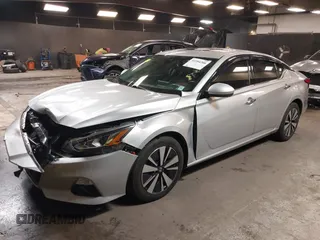 2019 Nissan Altima SV z VIN 1N4BL4DV1KC125884, wystawiony jako IAAI lot #42204200 z przebiegiem 75 388 mil mil oraz . Historia ofert i sprzedaży dostępna na DreamBid. Obrazek 17.