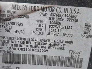 2001 Ford Escape XLT with VIN 1FMCU03101KC25039, listed as a IAAI auction lot 41900122 with 218,126 mi miles. Bid and sale history available at carsss.com. Image 9.