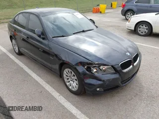 2009 BMW 3 Series 328i with VIN WBAPH77549NM30399, listed as a IAAI auction lot 41837955 with 82,610 mi miles. Bid and sale history available at carsss.com. Image 1.