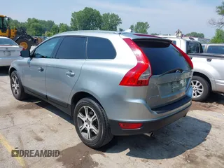 2013 Volvo XC60 T6 z VIN YV4902DZ5D2448575, wystawiony jako IAAI lot #42434563 z przebiegiem 154 710 mil mil oraz . Historia ofert i sprzedaży dostępna na DreamBid. Obrazek 3.