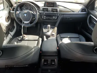 2016 BMW 3 Series 328i xDrive z VIN WBA8E3C53GK502624, wystawiony jako Copart lot #56710535 z przebiegiem 91 023 mil mil oraz Szkoda całkowita • Salvage title. Historia ofert i sprzedaży dostępna na DreamBid. Obrazek 8.