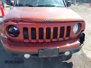 2012 Jeep Patriot Latitude z VIN 1C4NJRFB2CD690010, wystawiony jako IAAI lot #41909754 z przebiegiem 264 765 mil mil oraz . Historia ofert i sprzedaży dostępna na DreamBid. Obrazek 12.