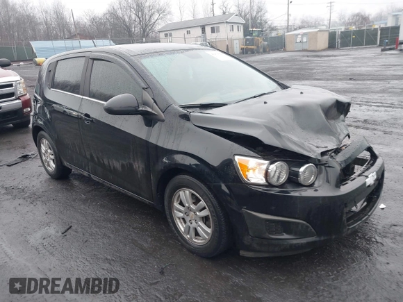 2012 Chevrolet Sonic LT z VIN 1G1JD6SH4C4176084, wystawiony jako IAAI lot #41479847 z przebiegiem 57 690 mil mil oraz . Historia ofert i sprzedaży dostępna na DreamBid. Obrazek 1.