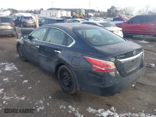 2015 Nissan Altima 2.5 SV with VIN 1N4AL3AP1FC225128, listed as a IAAI auction lot 41299664 with 61,034 mi miles. Bid and sale history available at carsss.com. Image 3.