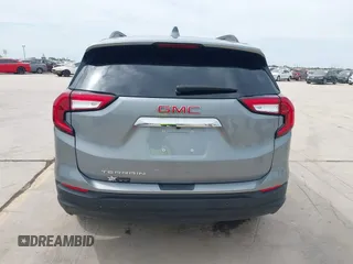 2024 GMC Terrain SLE z VIN 3GKALMEG7RL263549, wystawiony jako IAAI lot #42055302 z przebiegiem 8 023 mil mil oraz . Historia ofert i sprzedaży dostępna na DreamBid. Obrazek 17.