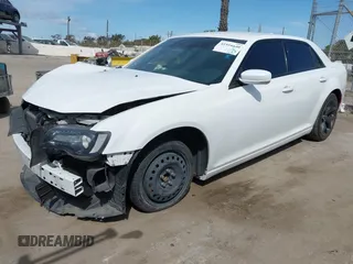 2021 Chrysler 300 with VIN 2C3CCABG5MH533004, listed as a IAAI auction lot 41916640 with 72,720 mi miles. Bid and sale history available at carsss.com. Image 20.