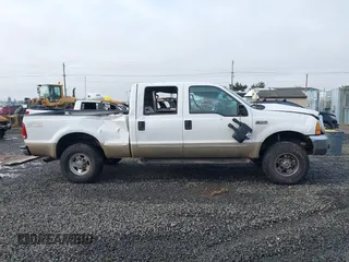 2000 Ford Super Duty F-250 XL with VIN 1FTNW21F8YEA59623, listed as a IAAI auction lot 41263825 with 371,405 mi miles. Bid and sale history available at carsss.com. Image 14.