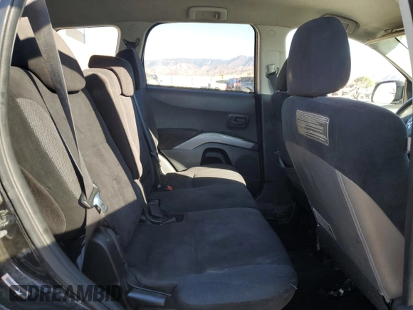 2007 Mitsubishi Outlander XLS with VIN JA4MT41X67Z003402, listed as a Copart auction lot 84522704 with 410,603 mi miles and Non Repairable. Bid and sale history available at carsss.com. Image 12.