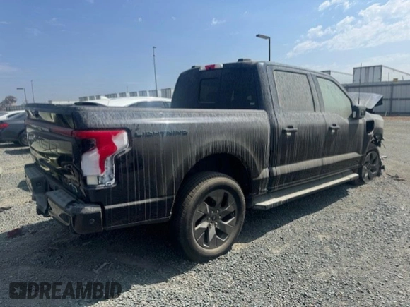 2022 Ford F-150 Lightning Pro z VIN 1FT6W1EV8NWG04113, wystawiony jako Copart lot #51413924 z przebiegiem Nie podano mil oraz Szkoda całkowita • Salvage title. Historia ofert i sprzedaży dostępna na DreamBid. Obrazek 3.
