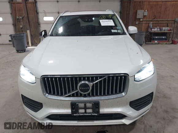 2020 Volvo XC90 Momentum with VIN YV4102PK4L1531480, listed as a IAAI auction lot 41990921 with 68,989 mi miles. Bid and sale history available at carsss.com. Image 12.