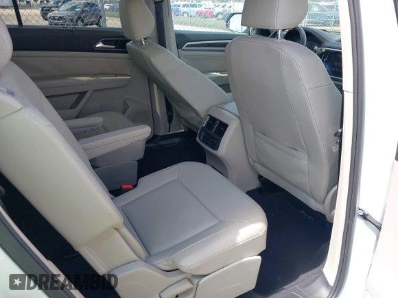 2019 Volkswagen Atlas SEL with VIN 1V2MR2CA7KC557754, listed as a IAAI auction lot 42264080 with 20,412 mi miles and . Bid and sale history available at DreamBid. Image 8.