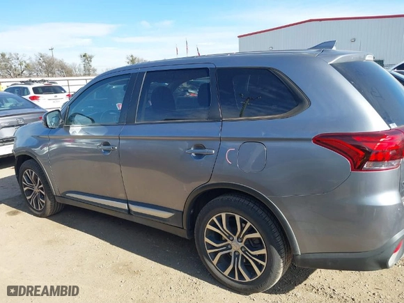 2017 Mitsubishi Outlander SE with VIN JA4AD3A36HZ059932, listed as a IAAI auction lot 41331576 with 125,419 mi miles. Bid and sale history available at carsss.com. Image 15.