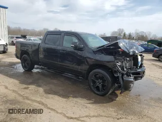 2021 Ram 1500 Big Horn z VIN 1C6SRFMT4MN602776, wystawiony jako Copart lot #49806915 z przebiegiem 59 136 mil mil oraz Szkoda całkowita • Salvage title. Historia ofert i sprzedaży dostępna na DreamBid. Obrazek 4.