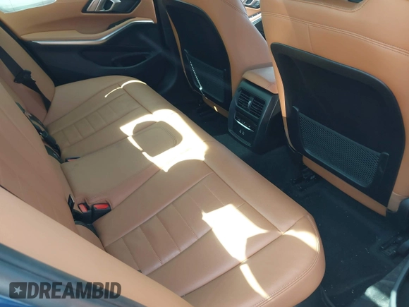 2021 BMW 3 Series 330i z VIN 3MW5R1J00M8C08985, wystawiony jako IAAI lot #41977683 z przebiegiem 34 640 mil mil oraz . Historia ofert i sprzedaży dostępna na DreamBid. Obrazek 8.
