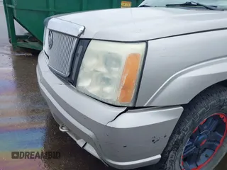 2005 Cadillac Escalade EXT z VIN 3GYEK62N85G128074, wystawiony jako IAAI lot #42322162 z przebiegiem 301 223 mil mil oraz . Historia ofert i sprzedaży dostępna na DreamBid. Obrazek 12.