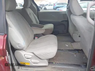 2012 Toyota Sienna с VIN 5TDZK3DC5CS195229, выставлен на аукционе IAAI как лот 42291832 с пробегом 209 120 миль миль и . История ставок и продаж доступна на DreamBid. Изображение 8.