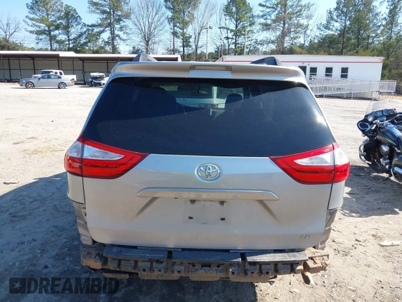 2015 Toyota Sienna LE AAS with VIN 5TDKK3DC4FS557542, listed as a IAAI auction lot 41756997 with 256,000 mi miles. Bid and sale history available at carsss.com. Image 16.