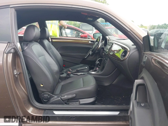 2012 Volkswagen Beetle 2.5L PZEV with VIN 3VWJP7AT2CM638265, listed as a IAAI auction lot 42512449 with 137,129 mi miles and . Bid and sale history available at DreamBid. Image 5.