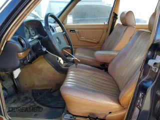 1984 Mercedes-Benz 300 D с VIN WDBAB33A5EA138282, выставлен на аукционе Copart как лот 88987365 с пробегом 249 474 миль миль и Чистый • Clean title. История ставок и продаж доступна на DreamBid. Изображение 7.
