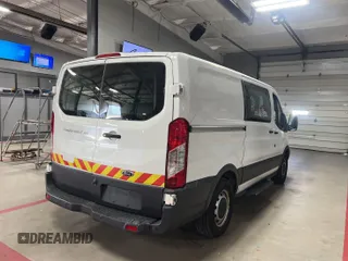 2018 Ford Transit z VIN 1FTYE1YM0JKB52111, wystawiony jako IAAI lot #42789026 z przebiegiem 132 936 mil mil oraz . Historia ofert i sprzedaży dostępna na DreamBid. Obrazek 22.