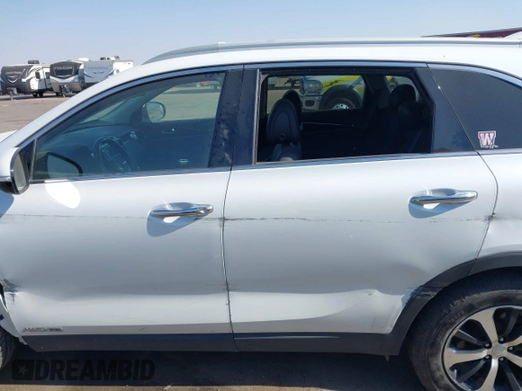 2016 Kia Sorento EX with VIN 5XYPHDA56GG015664, listed as a IAAI auction lot 40550549 with 163,190 mi miles. Bid and sale history available at carsss.com. Image 14.