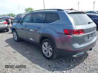 2022 Volkswagen Atlas SE z VIN 1V2JR2CA7NC523045, wystawiony jako IAAI lot #42072173 z przebiegiem 49 943 mil mil oraz . Historia ofert i sprzedaży dostępna na DreamBid. Obrazek 3.