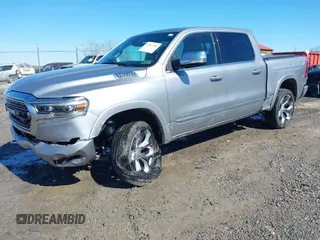 2019 Ram 1500 Limited z VIN 1C6SRFHT3KN755009, wystawiony jako IAAI lot #41807556 z przebiegiem 38 686 mil mil oraz . Historia ofert i sprzedaży dostępna na DreamBid. Obrazek 17.