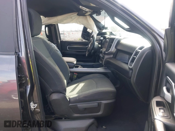 2022 Ram 2500 Big Horn with VIN 3C6UR5DL2NG167320, listed as a IAAI auction lot 41823301 with 160,268 mi miles and . Bid and sale history available at DreamBid. Image 5.