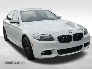 2013 BMW 5 Series 535i xDrive z VIN WBAFU7C52DDU77XXX, wystawiony jako Copart lot #64940535 z przebiegiem 64 393 mil mil oraz Czysty tytuł • Clean title. Historia ofert i sprzedaży dostępna na DreamBid. Obrazek 1.