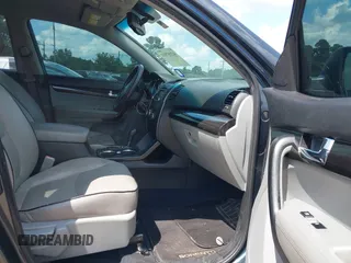 2011 Kia Sorento LX with VIN 5XYKT4A19BG102196, listed as a IAAI auction lot 42107811 with 353,665 mi miles. Bid and sale history available at carsss.com. Image 5.