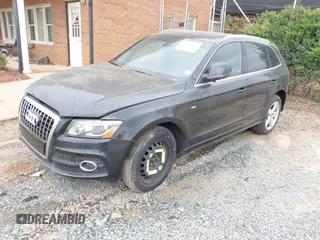 2012 Audi Q5 3.2L Premium Plus with VIN WA1DKAFP4CA135920, listed as a IAAI auction lot 41963400 with 131,023 mi miles. Bid and sale history available at carsss.com. Image 2.