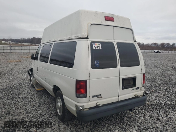 2014 Ford Econoline Cargo Commercial with VIN 1FTNE1EL0EDA86524, listed as a Copart auction lot 84254944 with 82,593 mi miles and Salvage Title. Bid and sale history available at carsss.com. Image 3.