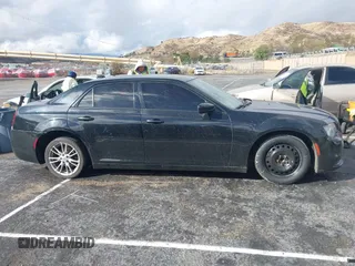 2018 Chrysler 300 with VIN 2C3CCABGXJH239934, listed as a IAAI auction lot 41517944 with 140,699 mi miles. Bid and sale history available at carsss.com. Image 13.