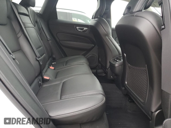 2021 Volvo XC60 Inscription z VIN YV4102RL9M1829577, wystawiony jako Copart lot #57493245 z przebiegiem 24 642 mil mil oraz Szkoda całkowita • Salvage title. Historia ofert i sprzedaży dostępna na DreamBid. Obrazek 11.