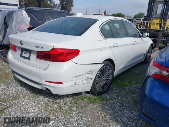 2019 BMW 5 Series 530i z VIN WBAJA5C53KWW48516, wystawiony jako IAAI lot #41524190 z przebiegiem 62 280 mil mil oraz . Historia ofert i sprzedaży dostępna na DreamBid. Obrazek 4.