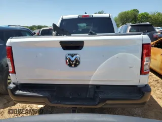 2022 Ram 1500 z VIN 1C6RRENG5NN241263, wystawiony jako Copart lot #67242344 z przebiegiem 83 443 mil mil oraz Szkoda całkowita • Salvage title. Historia ofert i sprzedaży dostępna na DreamBid. Obrazek 6.