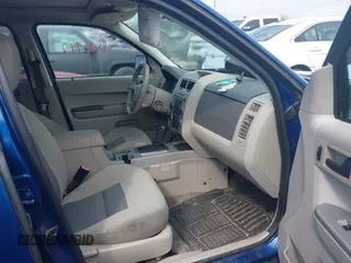2008 Ford Escape XLT with VIN 1FMCU93168KE20965, listed as a IAAI auction lot 41896992 with 242,835 mi miles. Bid and sale history available at carsss.com. Image 5.