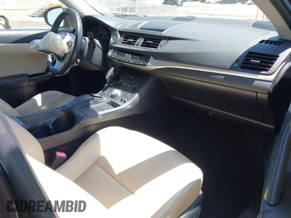 2012 Lexus CT 200h z VIN JTHKD5BH3C2111503, wystawiony jako IAAI lot #42314091 z przebiegiem 53 058 mil mil oraz . Historia ofert i sprzedaży dostępna na DreamBid. Obrazek 5.