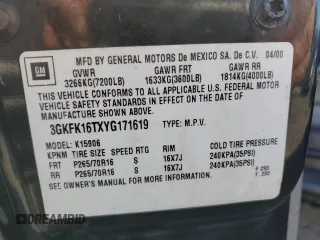 2000 GMC Yukon XL SLT with VIN 3GKFK16TXYG171619, listed as a Copart auction lot 72924474 with 143,043 mi miles and Salvage Title. Bid and sale history available at carsss.com. Image 13.