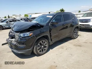 2022 Jeep Compass Latitude with VIN 3C4NJCBB3NT137141, listed as a Copart auction lot 63345805 with 54,983 mi miles and Salvage title. Bid and sale history available at DreamBid. Image 1.