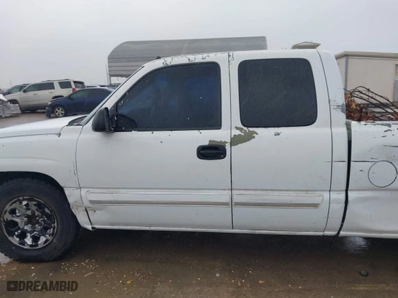 2003 Chevrolet Silverado 1500 LS with VIN 2GCEC19V231106394, listed as a IAAI auction lot 41883562 with 340,546 mi miles. Bid and sale history available at carsss.com. Image 14.